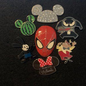 DISNEY & MARVEL PIN LOT W FREE GIFT